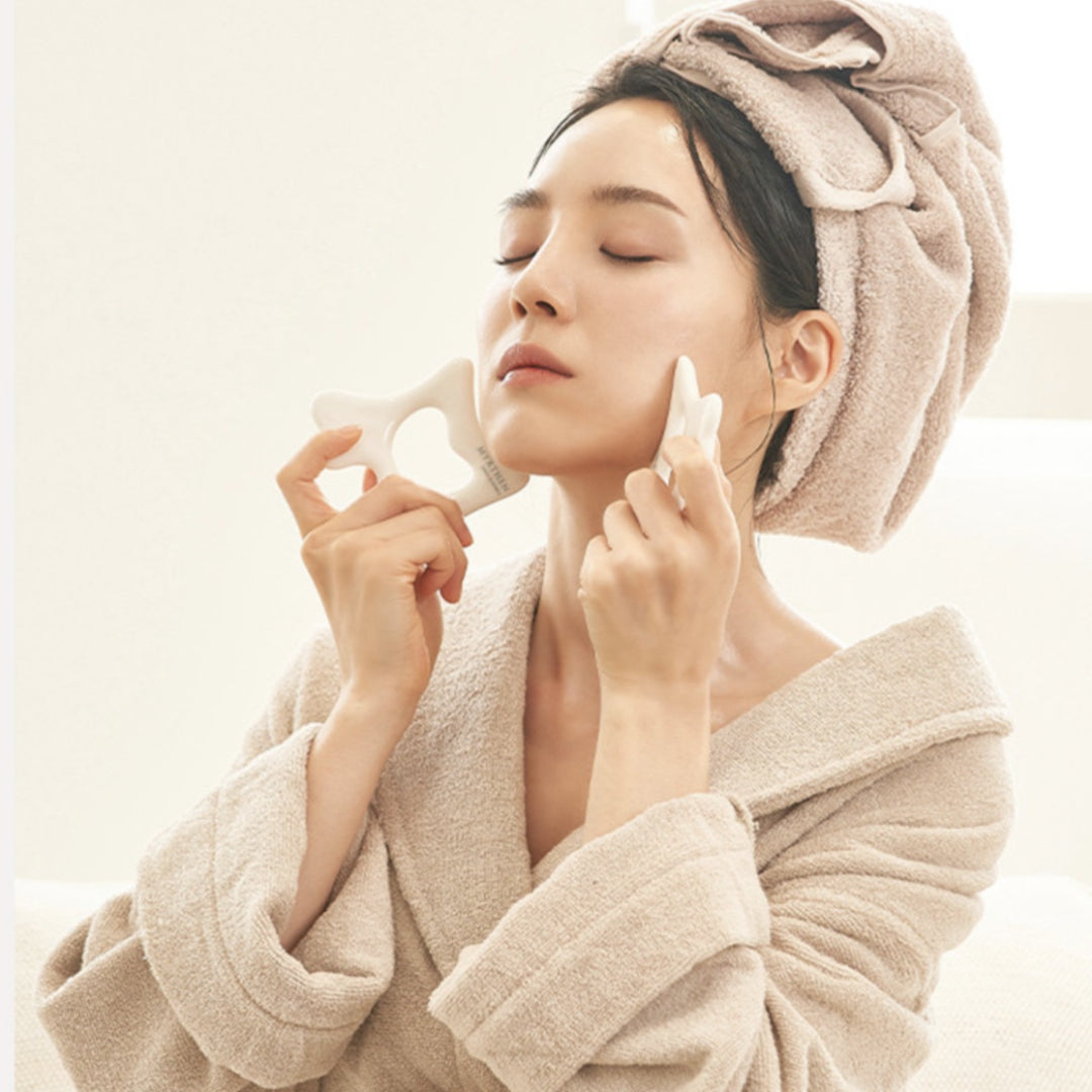 AROMANG Face Maker Facial Massager Porcelain Guasha Pouring Face Meridian Massage Ruler
