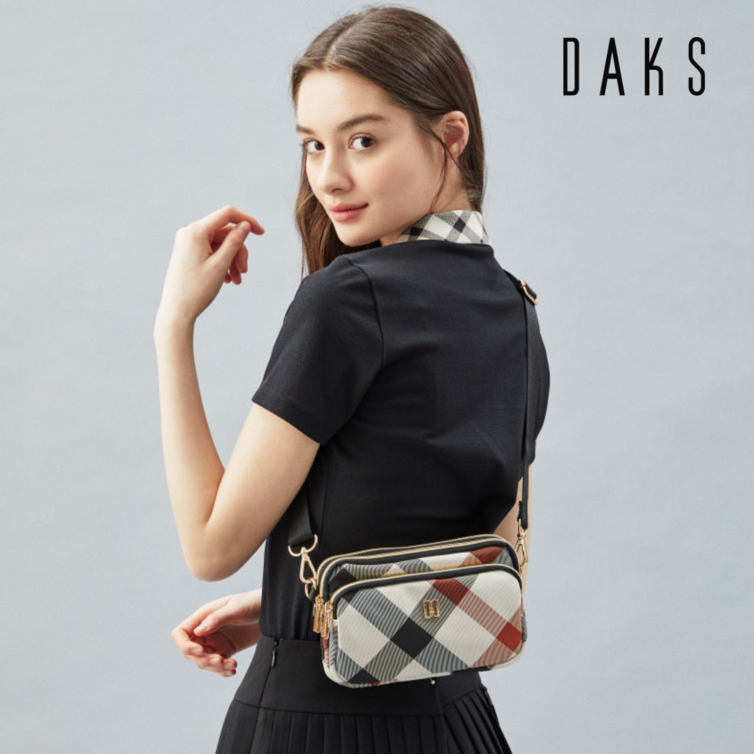 DAKS LUXURY CHECK Beige Shoulder Crossbody Light Bag DD Logo Point Solid Like Golf Wear / from Seoul, Korea