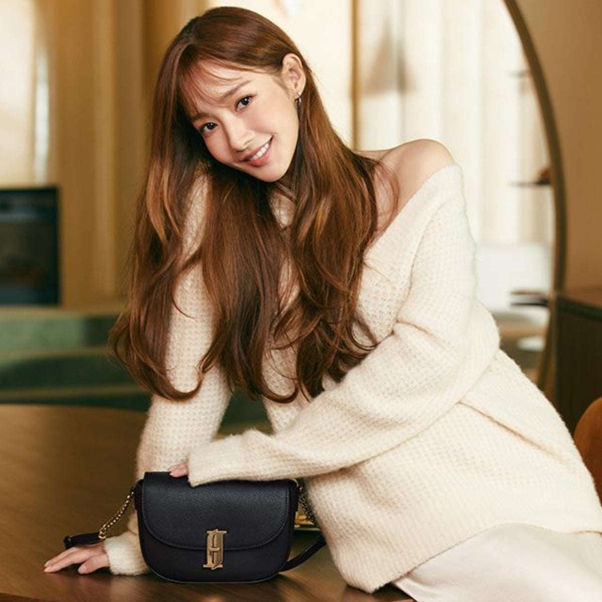 J.ESTINA JOELLE FALLIN SM Cross Bag Black Shoulder Leather Bag Minyoung Park Pick / from Seoul, Korea